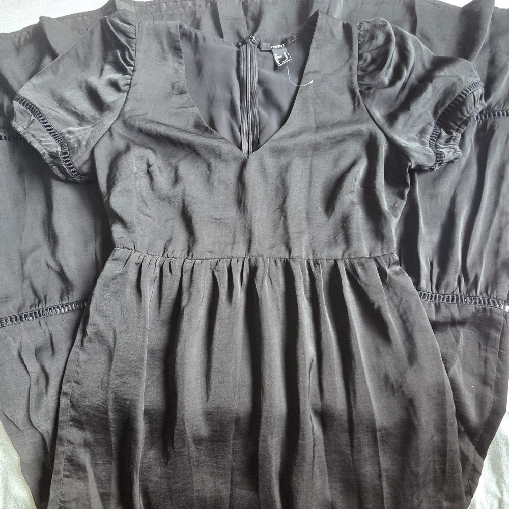 Forever 21 Black Short Sleeve Dress - Picture 4 of 11